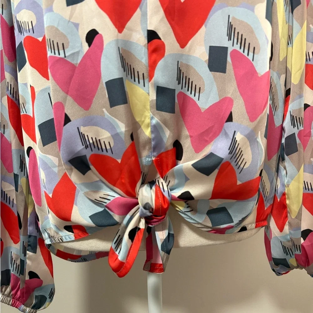 Tristan Multicolor Abstract Heart Print Tie Front V Neck Blouse Size M - Picture 6 of 14